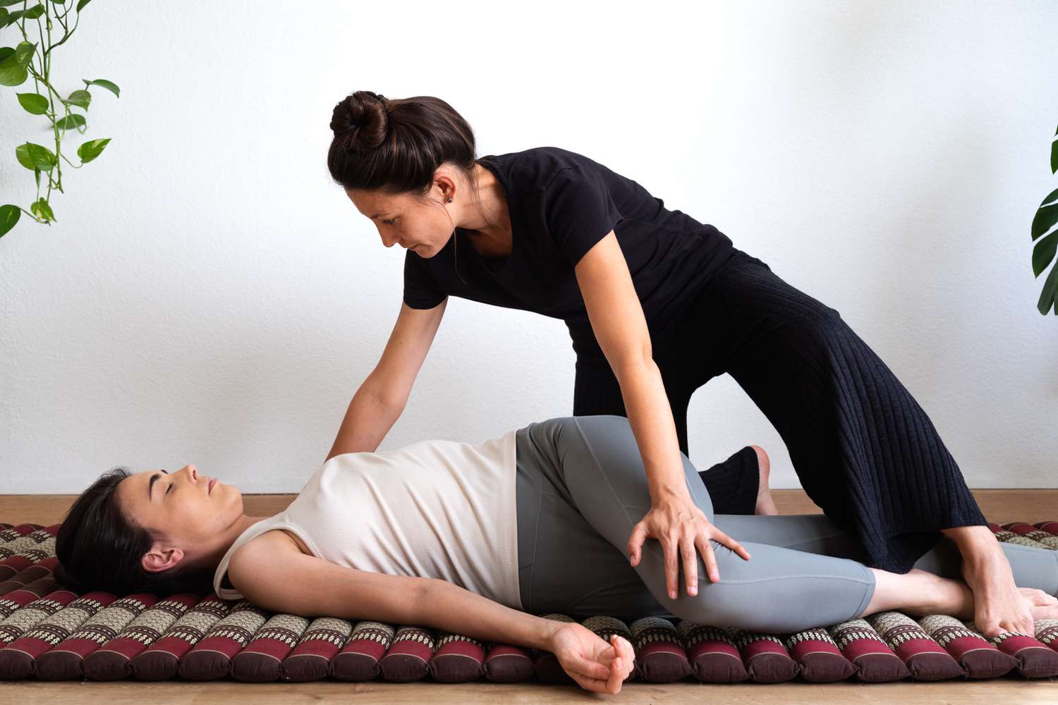 You are currently viewing Should You Be Sore After A Thai Massage: Understanding the Benefits and Potential Aftereffects