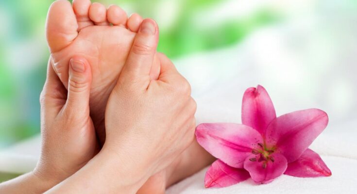 What Techniques are Used in a Foot Massage?