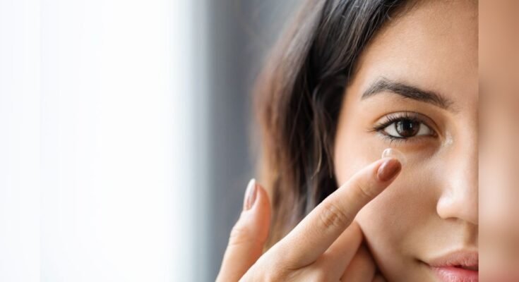 Can I Use an Eye Massager While Wearing Contacts?